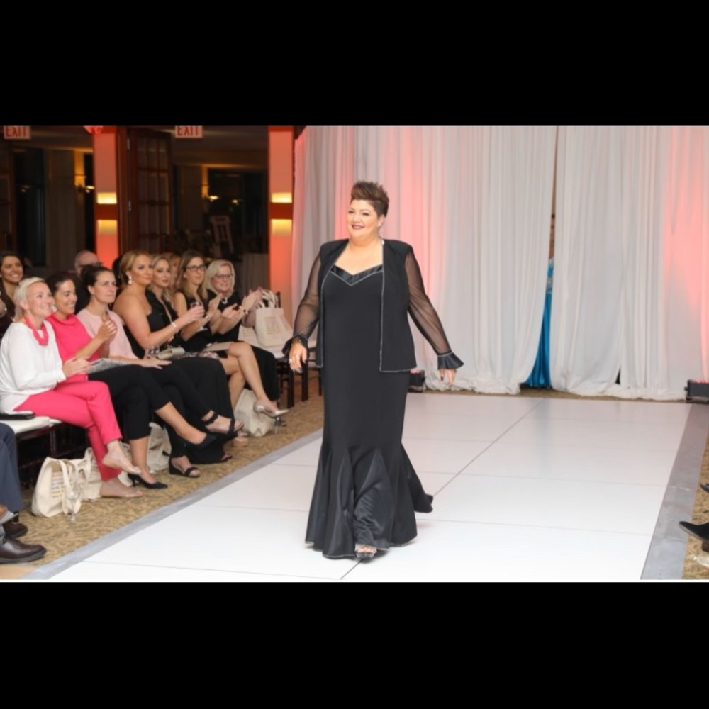 Custom jovani gown - Picture 2 of 2